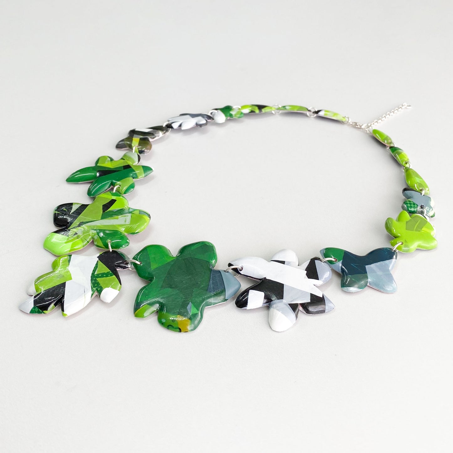 Collar Flora