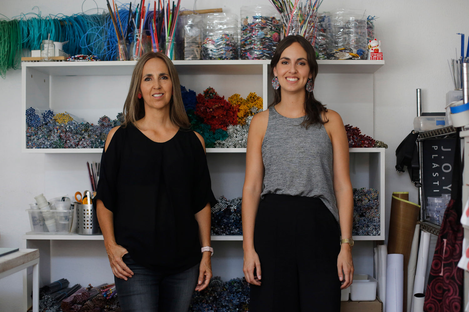 Pia y Constanza, Co Fundadoras de Plastica, joyería consciente